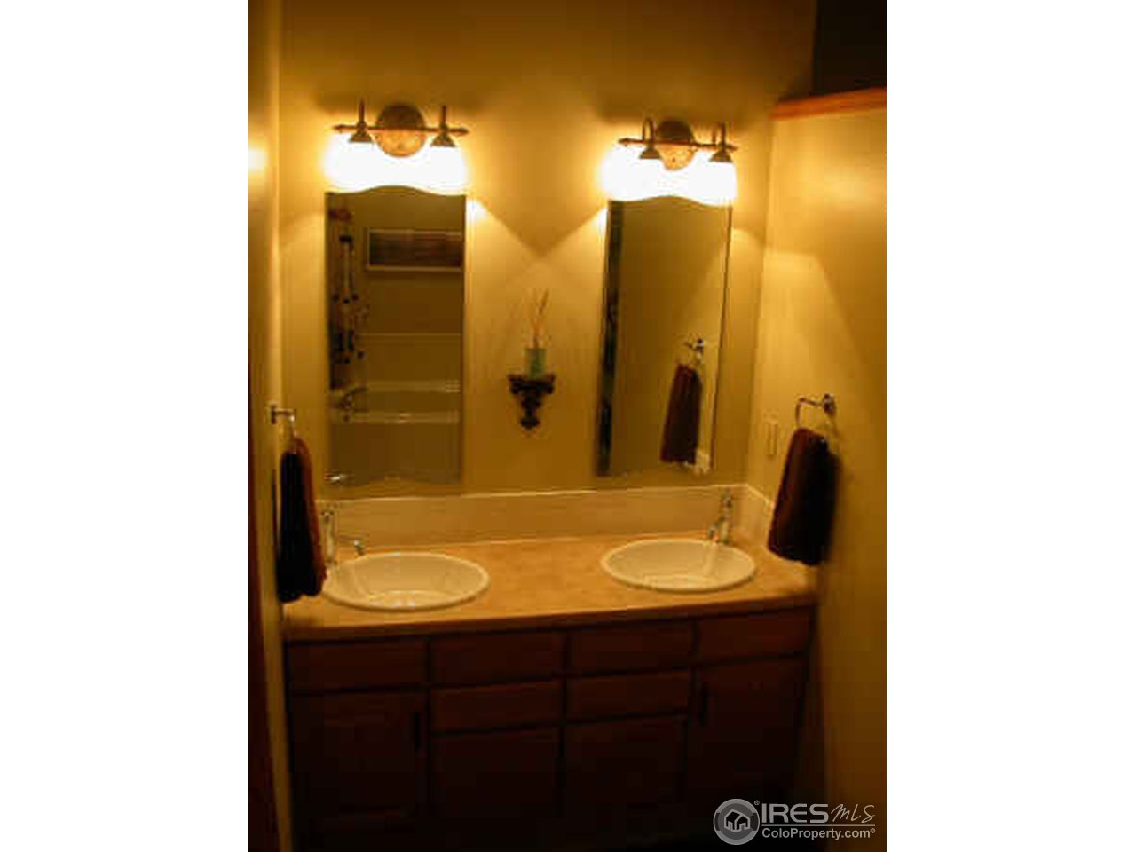 6411 Victoria Road Fort Collins, CO 80525 - Photo 12 of 16 Master vanity area