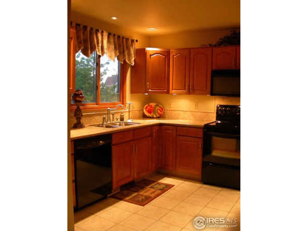 6411 Victoria Road Fort Collins, CO 80525 - Photo 4 of 16 Updated Kitchen