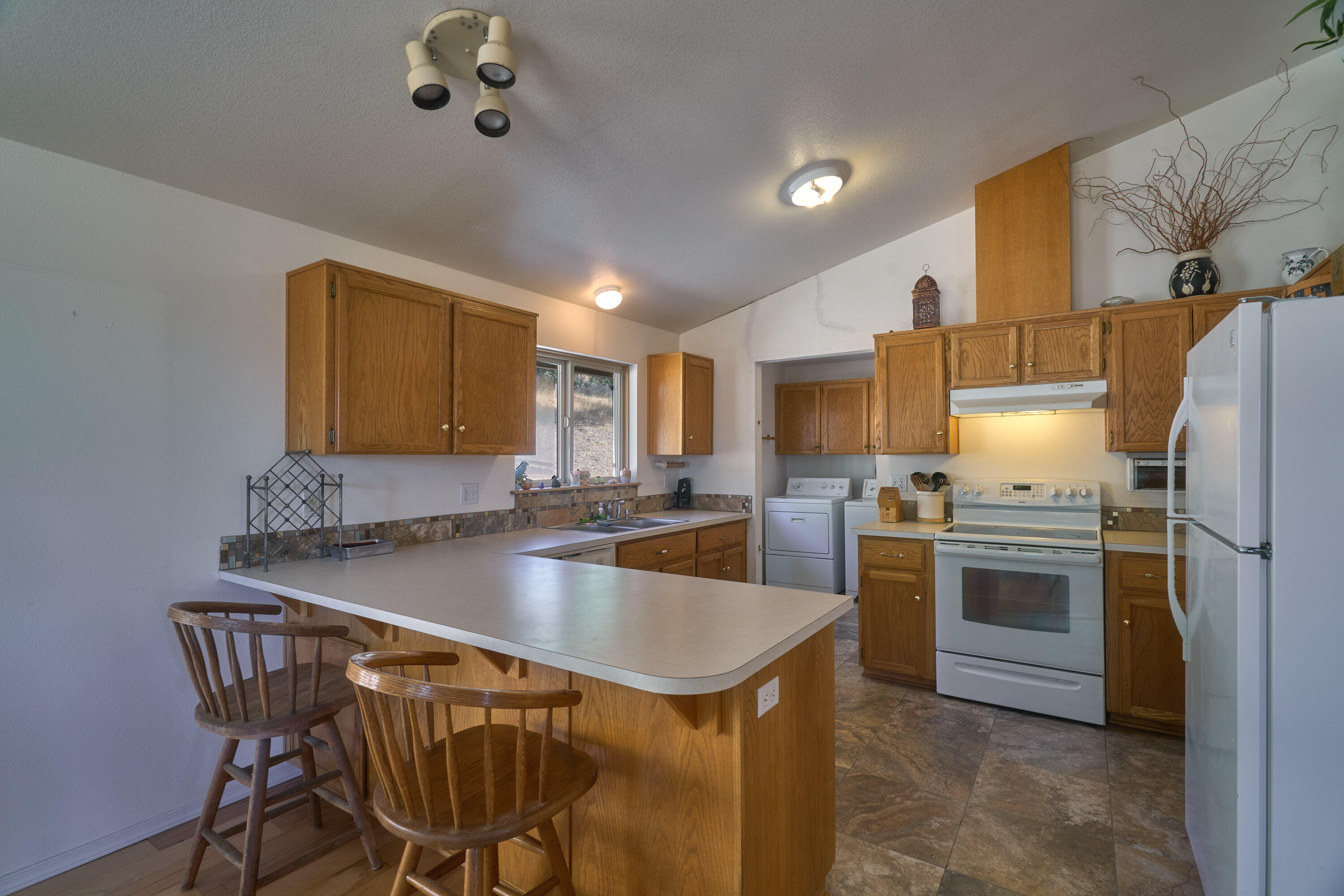 7505 Torrey Pines Terrace Eagle Point, OR 97524 - Photo 14 of 47 7505 Torrey Pines Terrace-12