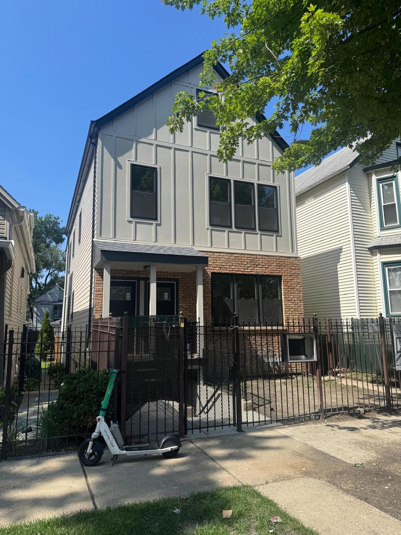 2522 West Charleston Street, Unit 3 Chicago, IL 60647 - Photo 1 of 16