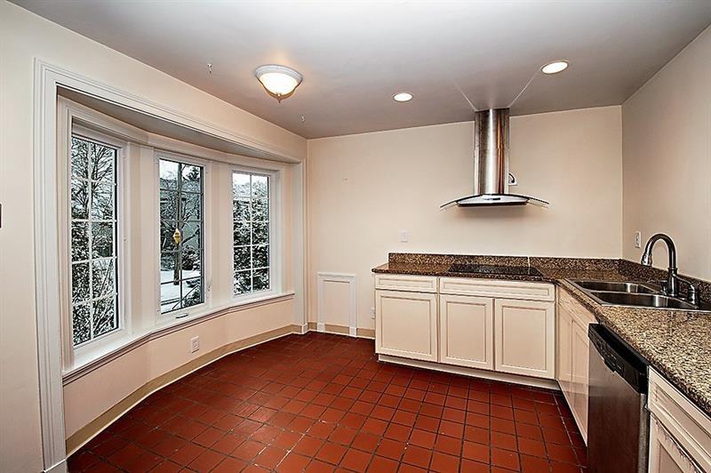 104 Conover Road Pittsburgh, PA 15208 - Photo 5 of 14 Gallery Image 5