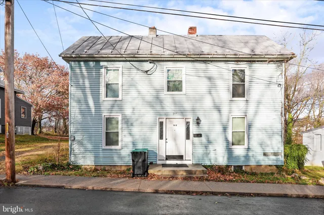$199,900 | 148 Sharpe Street, Strasburg, VA 22657