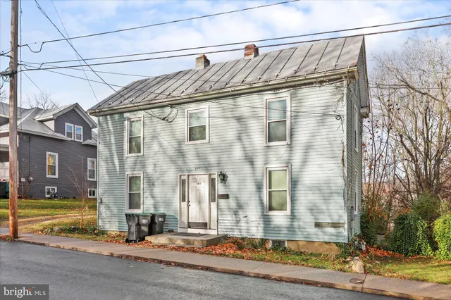 $199,900 | 148 Sharpe Street, Strasburg, VA 22657