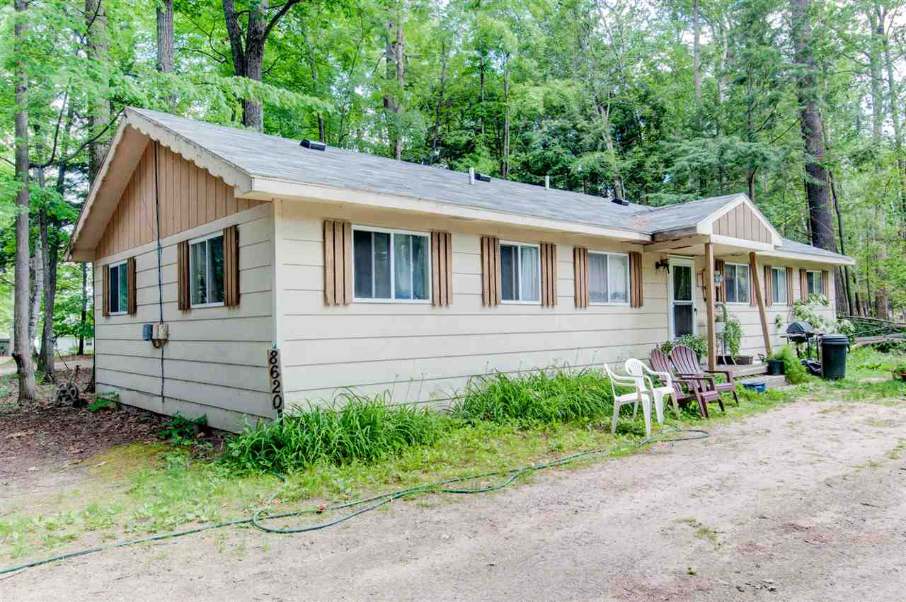 8626 Skegemog Point Road Williamsburg, MI 49690 - Photo 23 of 40 1819727-22.JPG