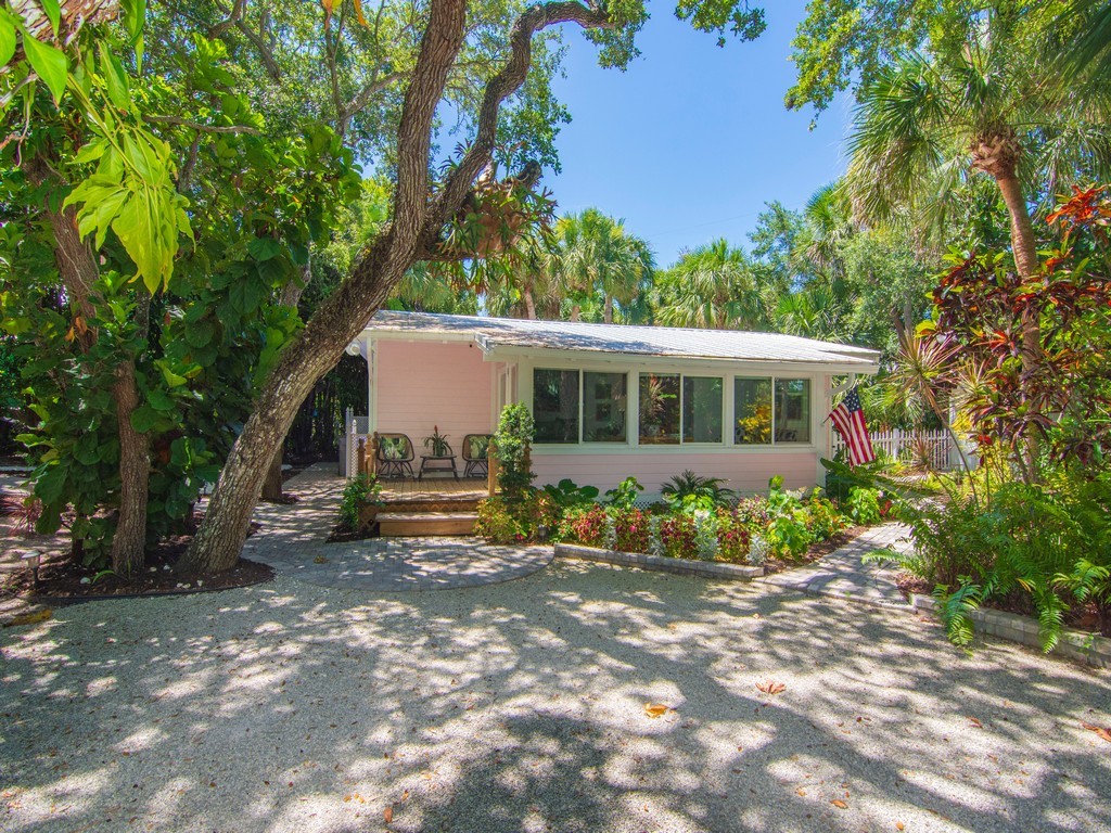 1930 West Shell Lane Vero Beach, FL 32963 - Photo 1 of 36