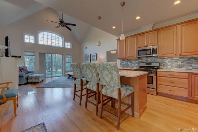 $850,000 | 12 Wolfe Circle, West Nyack, NY 10994