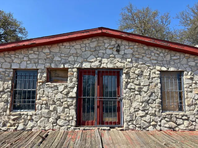 $550,000 | 191 Leona Ranch Road, Brackettville, TX 78832