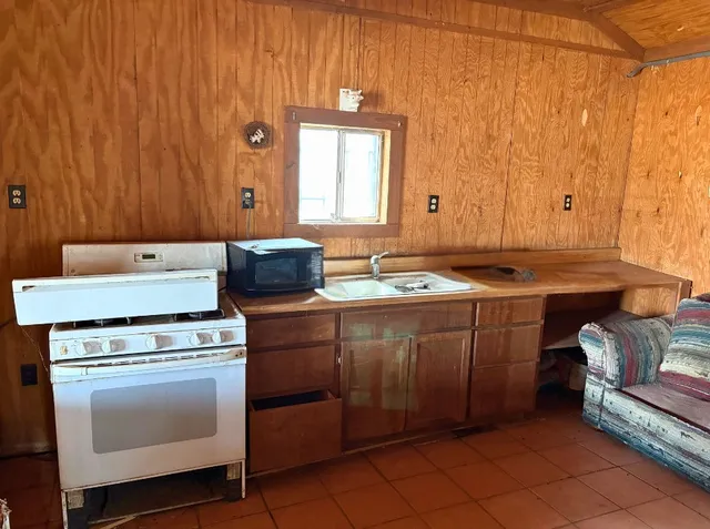 $550,000 | 191 Leona Ranch Road, Brackettville, TX 78832