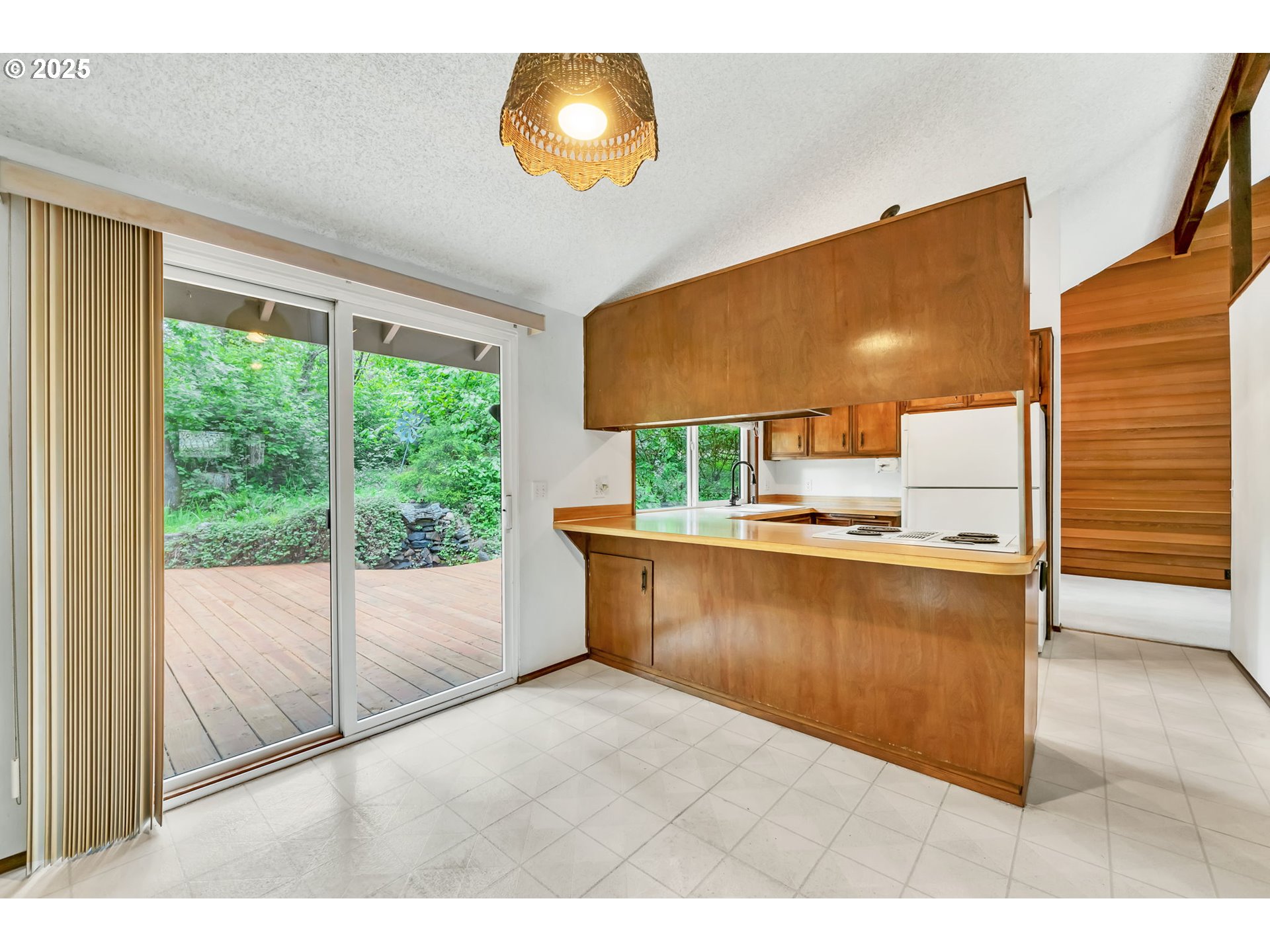 2811 Greentree Way Eugene, OR 97405 - Photo 13 of 38 a view of kitchen and glass windows