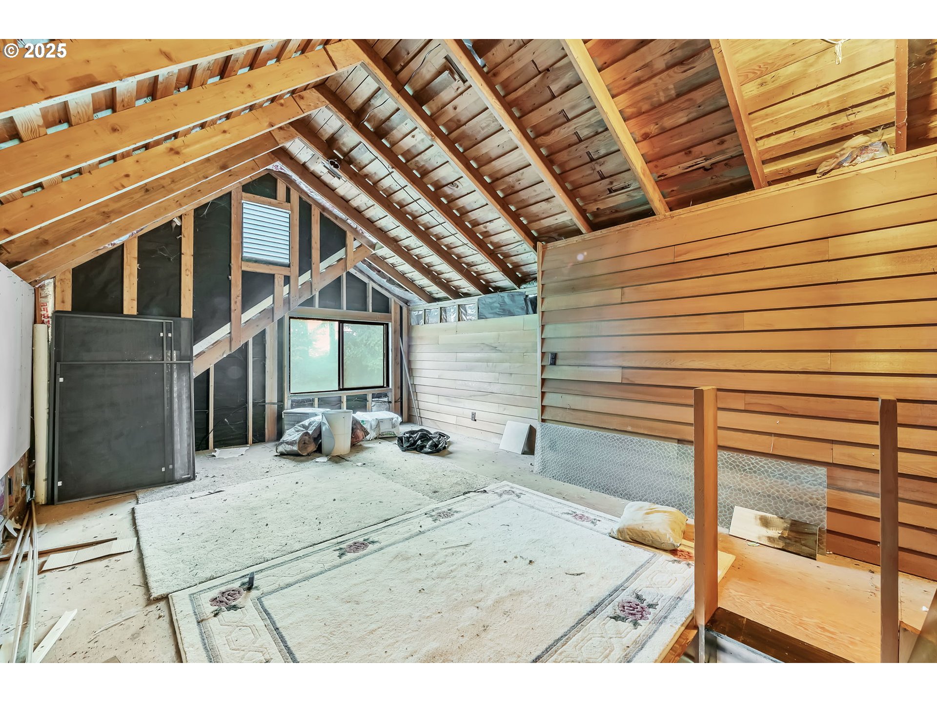 2811 Greentree Way Eugene, OR 97405 - Photo 22 of 38 a view of a backyard with sitting area