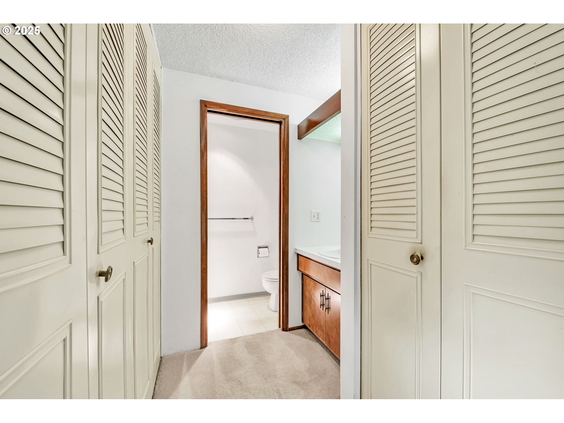 2811 Greentree Way Eugene, OR 97405 - Photo 25 of 38 a view of a bedroom from the hallway