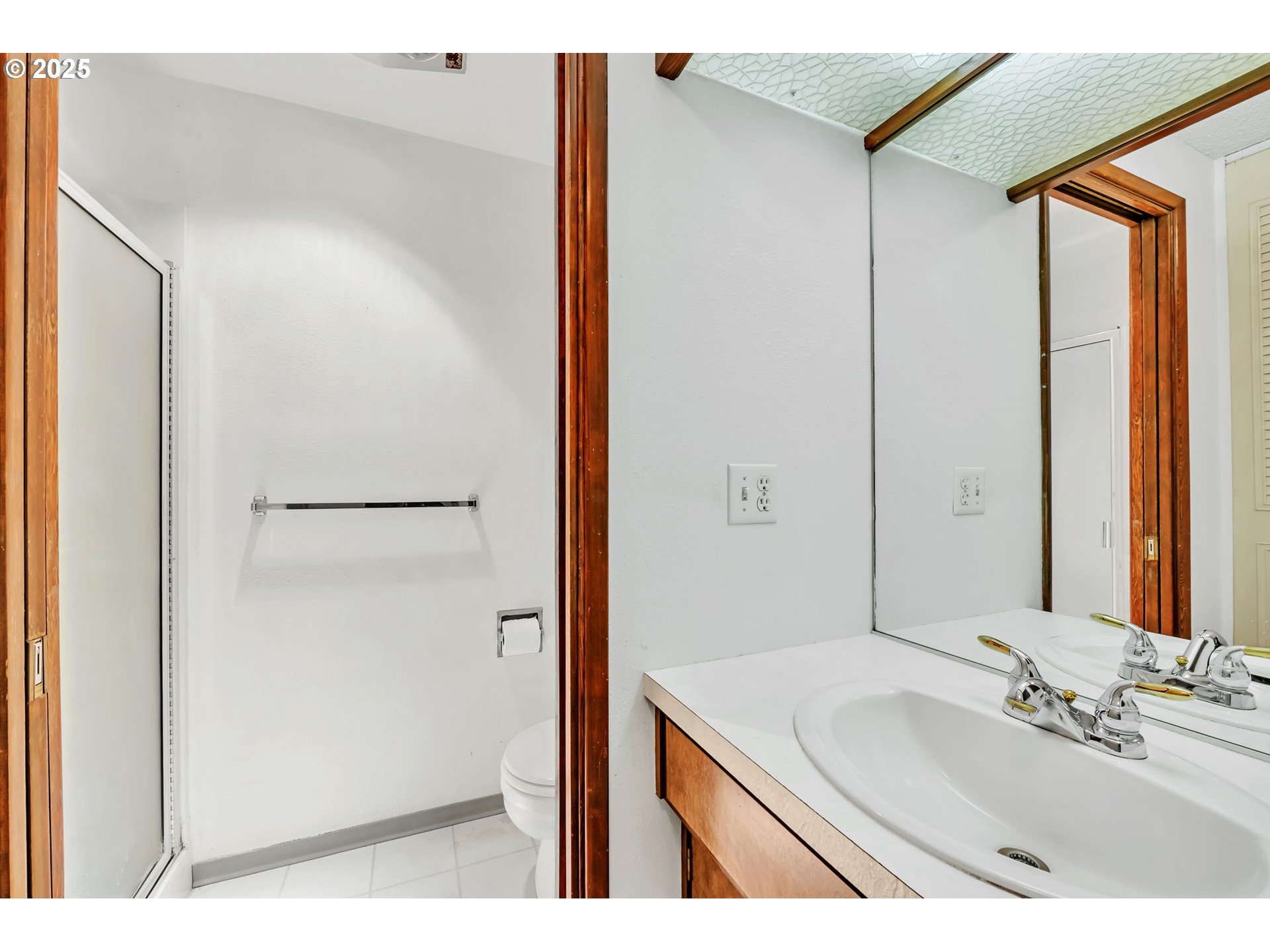 2811 Greentree Way Eugene, OR 97405 - Photo 26 of 38 a bathroom with a granite countertop sink and a mirror