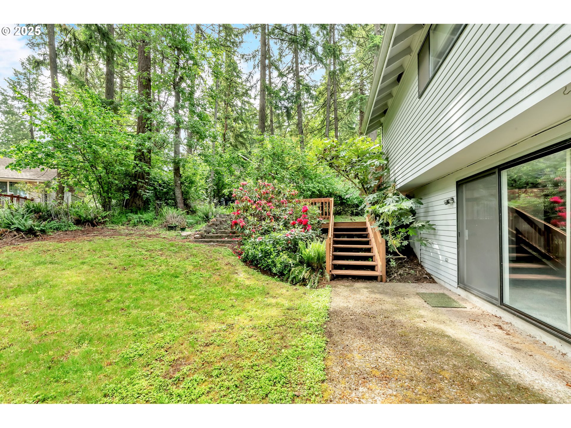 2811 Greentree Way Eugene, OR 97405 - Photo 35 of 38 a view of a backyard
