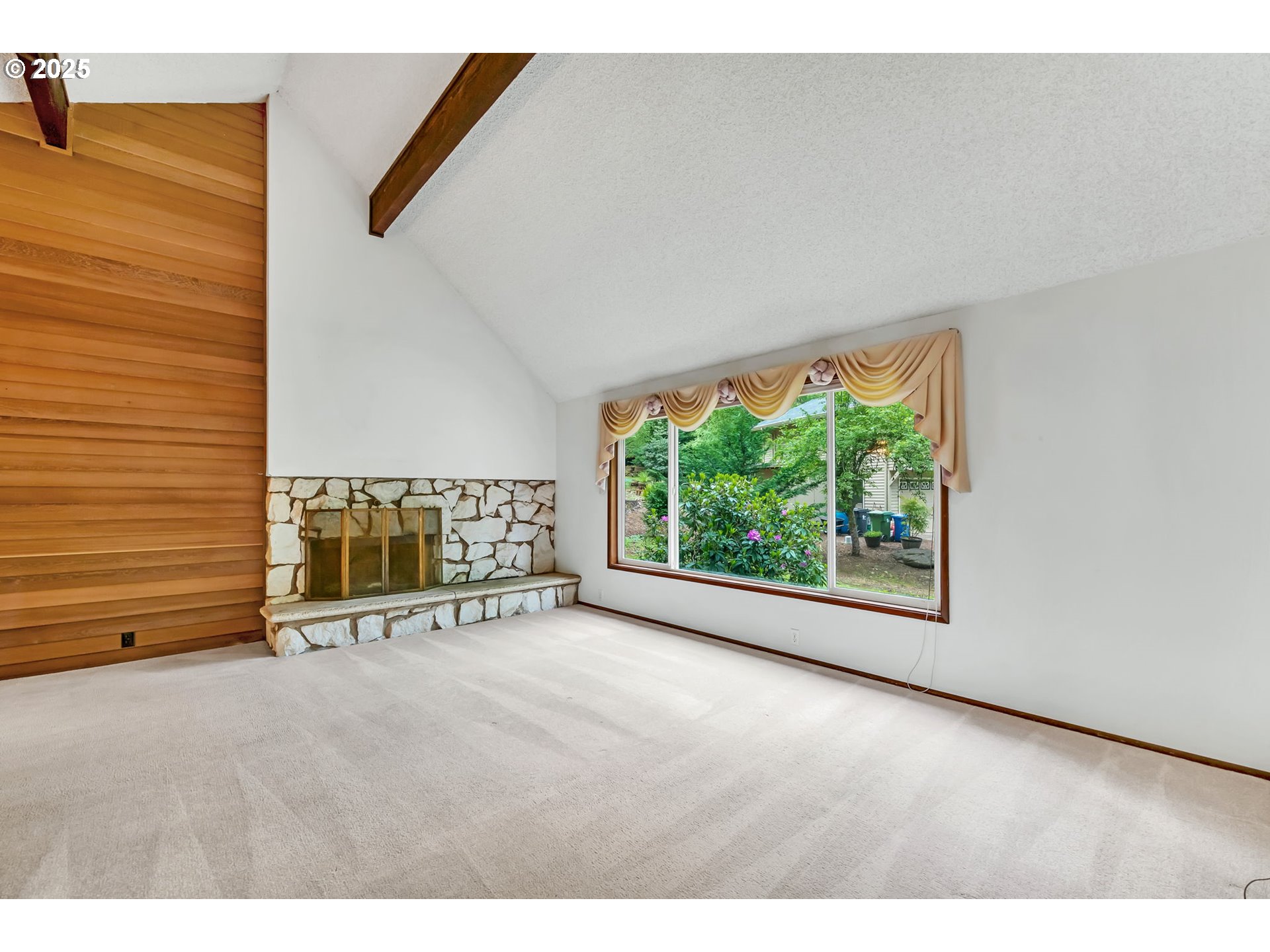 2811 Greentree Way Eugene, OR 97405 - Photo 5 of 38 a view of an empty room with a window