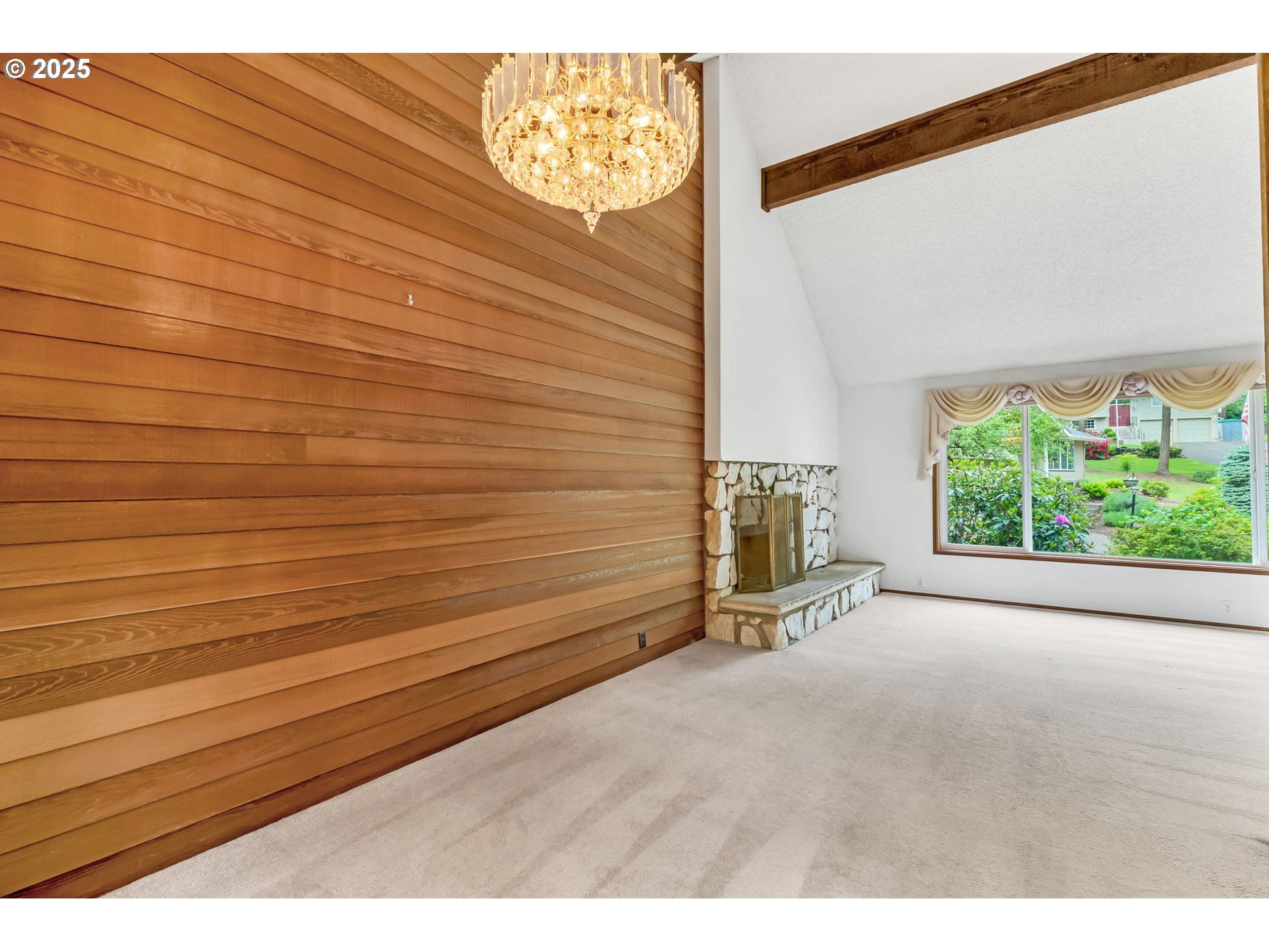 2811 Greentree Way Eugene, OR 97405 - Photo 9 of 38 a view of a room with wooden floor and a window