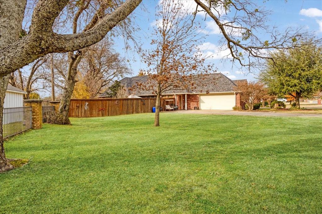 2700 Rex Cruse Drive Sherman, TX 75092 - Photo 3 of 25