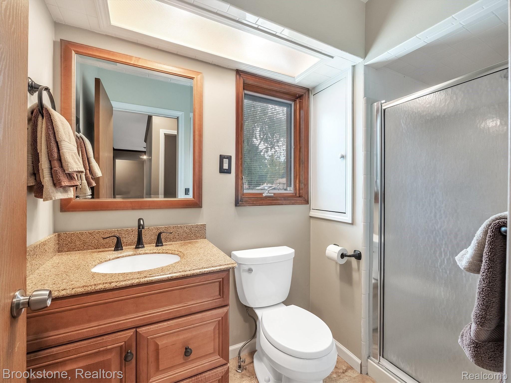 2093 Warrington Road Rochester, MI 48307 - Photo 15 of 39 19-2093 Warrington Rd-Windowstill Real Estate Photography-19.jpg