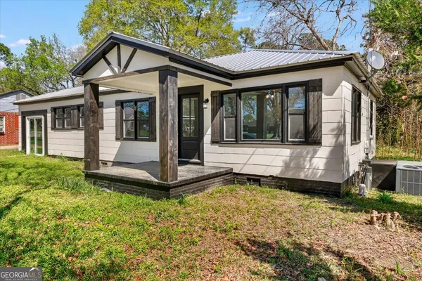 $250,000 | 360 North Lewis Street, Metter, GA 30439