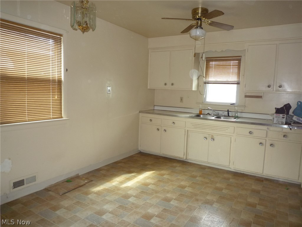 796 Glenhurst Road Willowick, OH 44095 - Photo 10 of 15