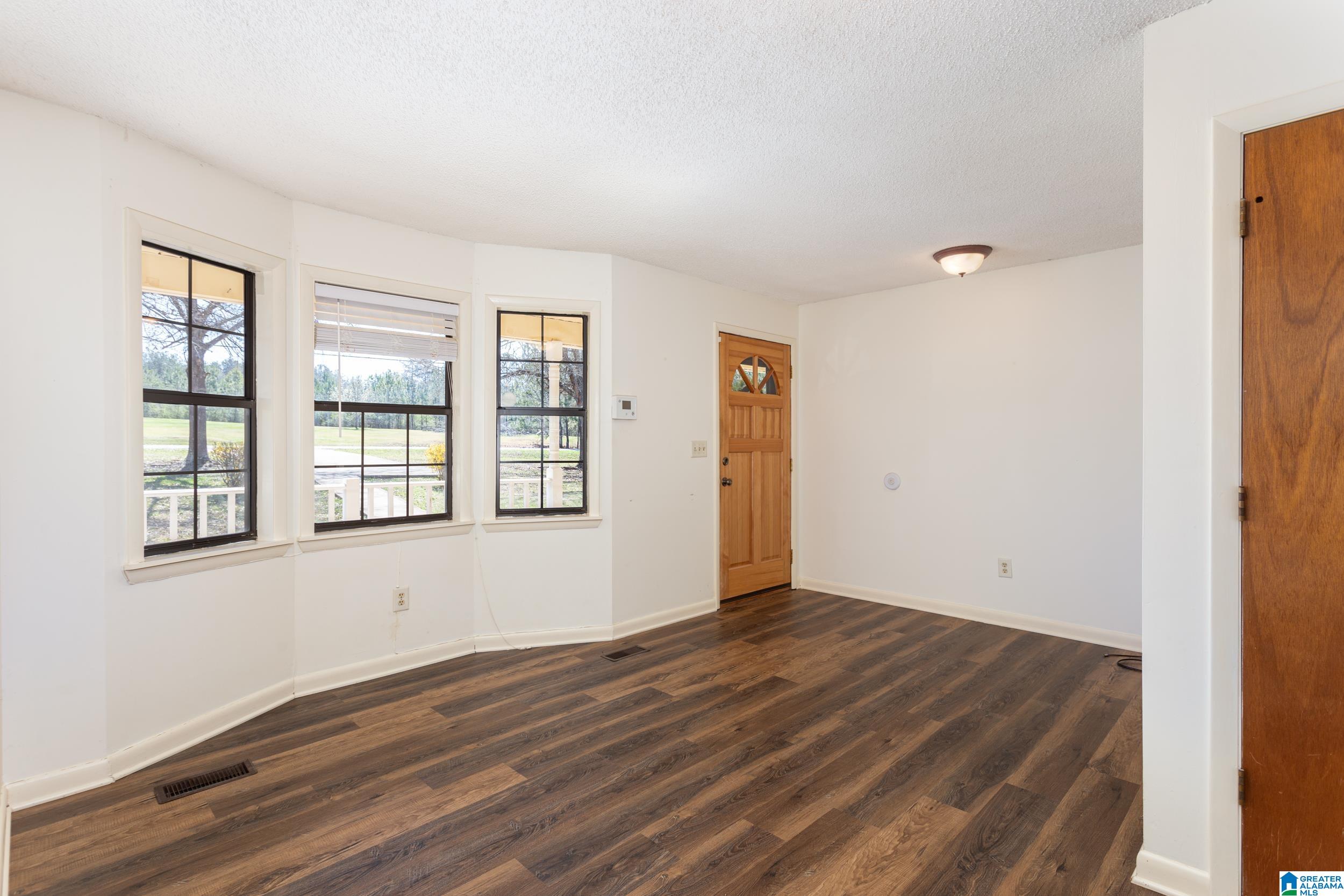 726 Arrowhead Lane Talladega, AL 35160 - Photo 5 of 34
