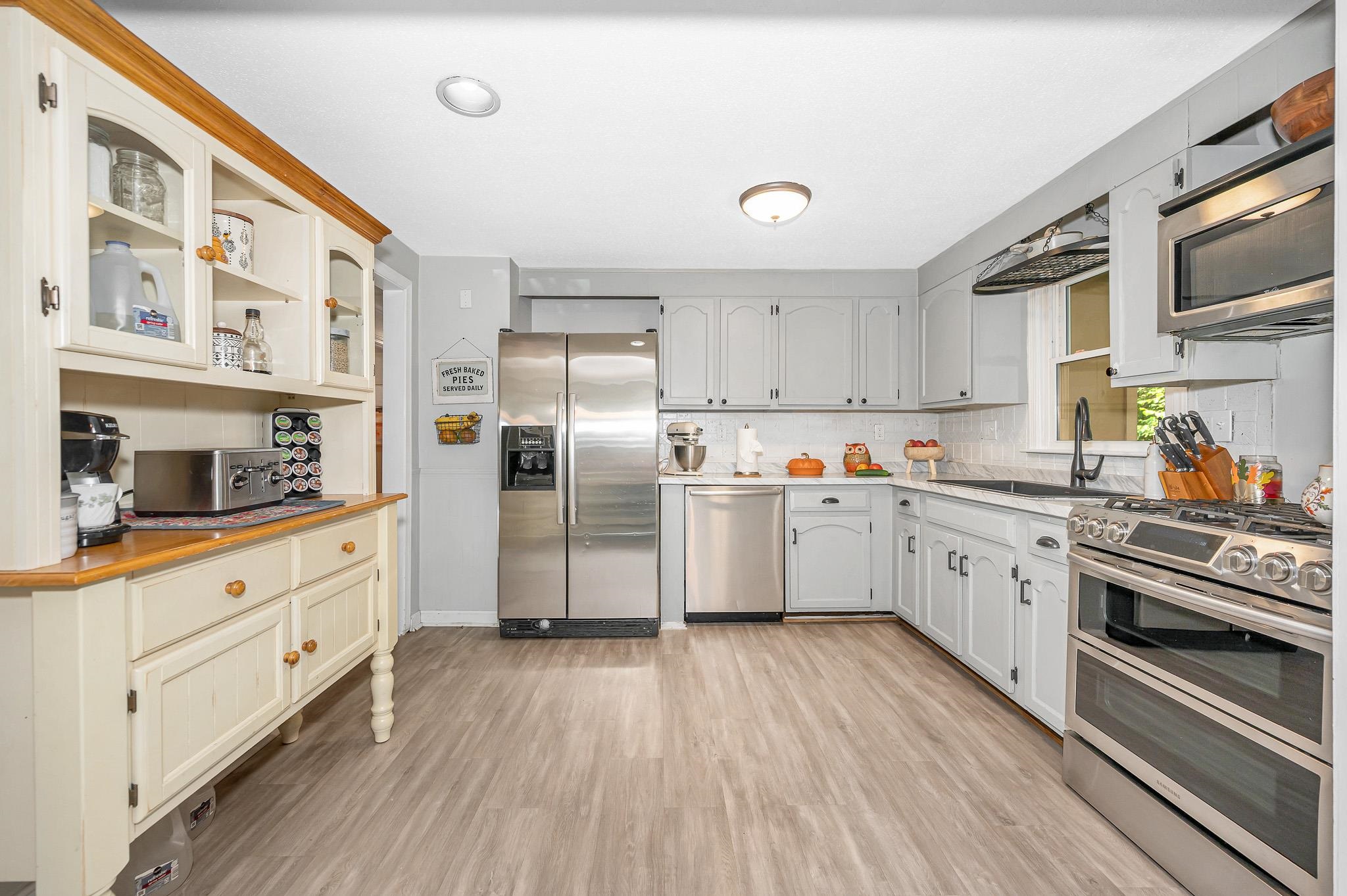 48 Kendall Pond Road Windham, NH 03087 - Photo 8 of 41