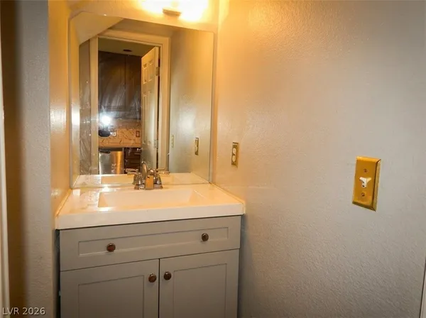 $1,975 | 2816 Briar Knoll Drive, Henderson, NV 89074
