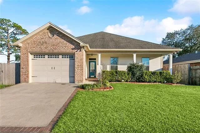 $289,900 | 3217 Lyndell Drive, Chalmette, LA 70043