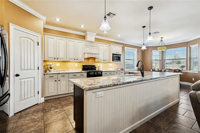 $289,900 | 3217 Lyndell Drive, Chalmette, LA 70043