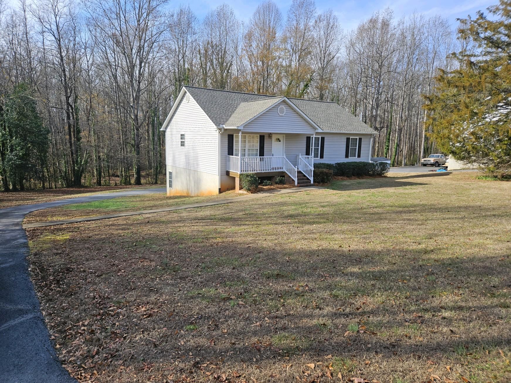 140 Oak Street Boiling Springs, SC 29316 - Photo 1 of 33 Gallery Image 1