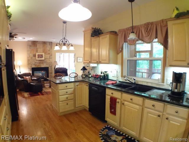 2242 Moorlands Howell, MI 48855 - Photo 12 of 54 059.jpg