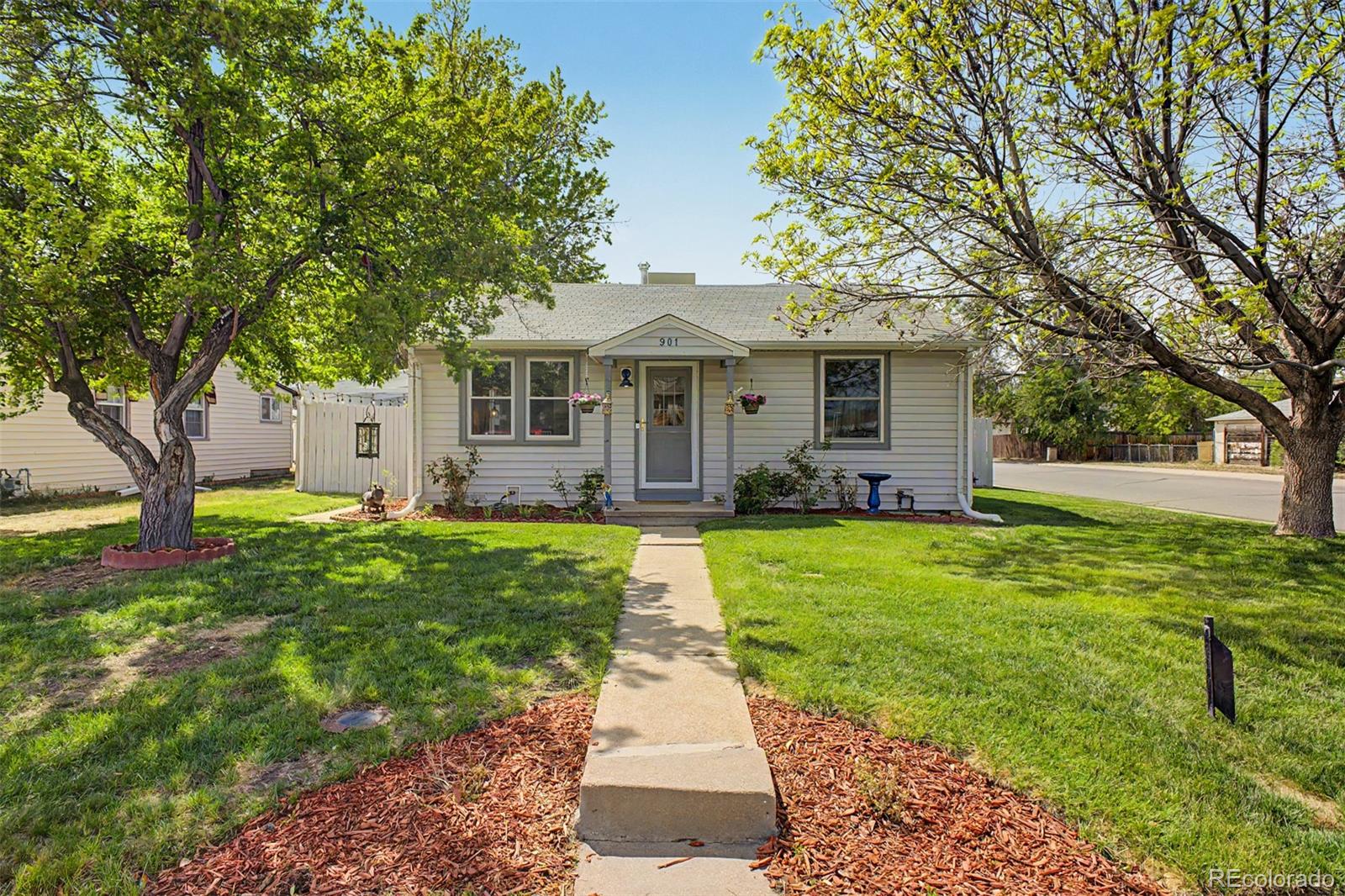 901 South Locust Street Denver, CO 80224 - Photo 1 of 25