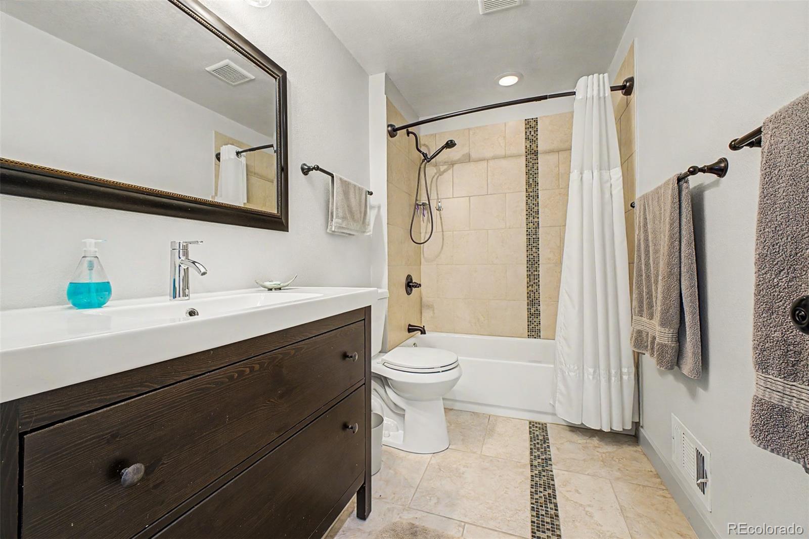 901 South Locust Street Denver, CO 80224 - Photo 18 of 25