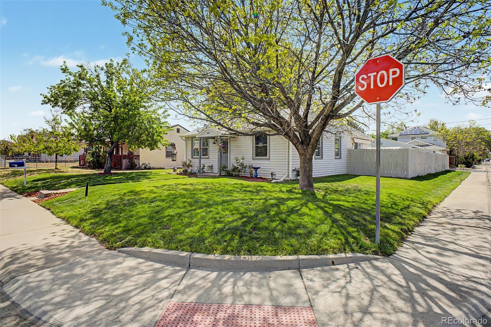 901 South Locust Street Denver, CO 80224 - Photo 2 of 25