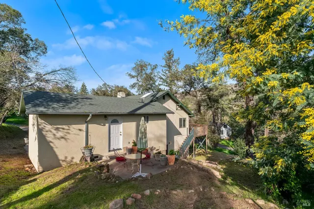 $800,000 | 111 Lilac Lane, St. Helena, CA 94574