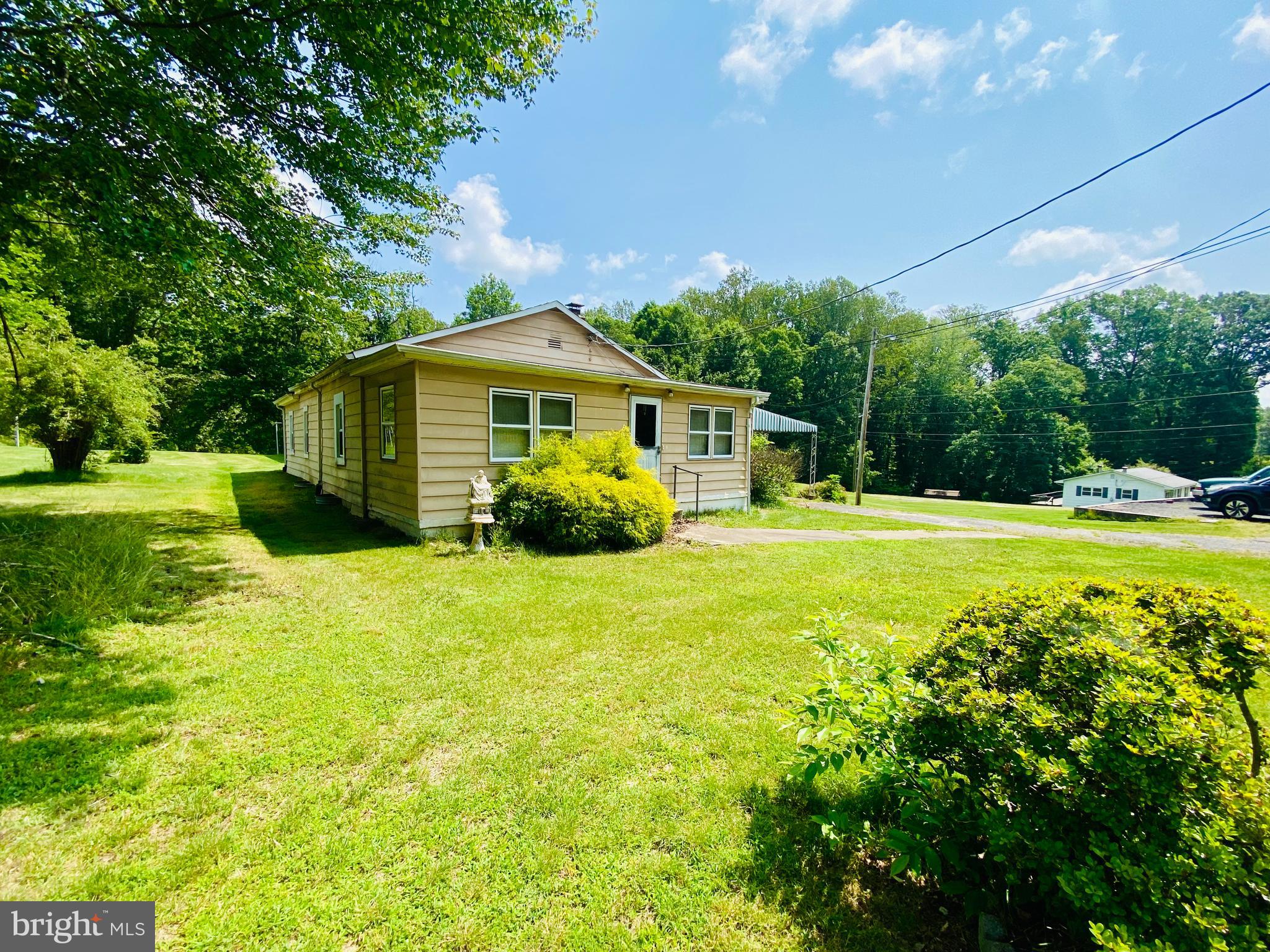 17341 Joplin Road Triangle, VA 22172 - Photo 6 of 12 Gallery Image 6