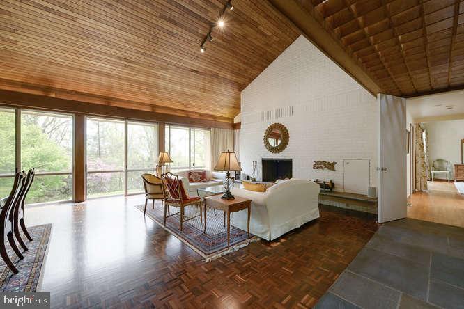 21 Nelson Ridge Road Princeton, NJ 08540 - Photo 5 of 29 Living/Great Room with 17 Foot Ceiling