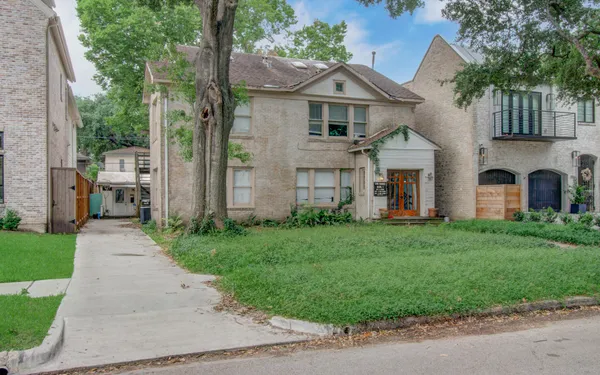 $1,100 | 1715 Banks Street, Unit C, Houston, TX 77098