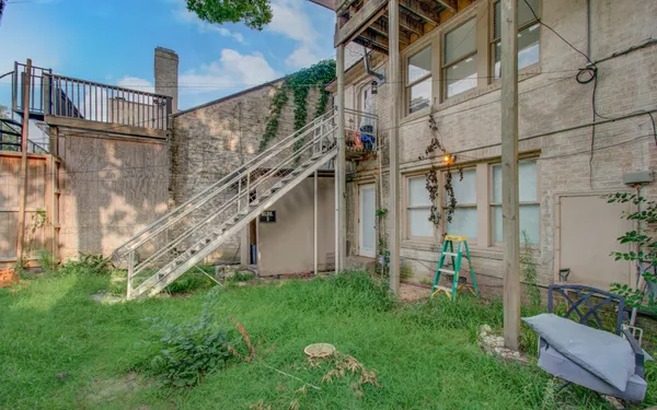 $1,100 | 1715 Banks Street, Unit C, Houston, TX 77098