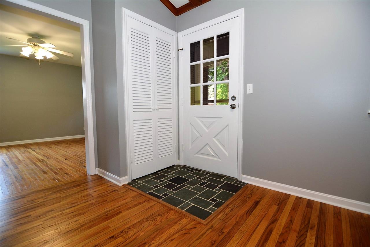 1900 North Meadow Road Evansville, IN 47715 - Photo 2 of 31 Gallery Image 2