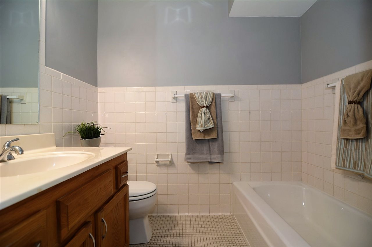 1900 North Meadow Road Evansville, IN 47715 - Photo 18 of 31 Gallery Image 18