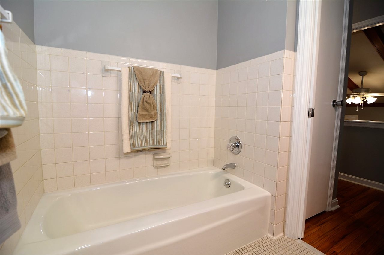 1900 North Meadow Road Evansville, IN 47715 - Photo 20 of 31 Gallery Image 20