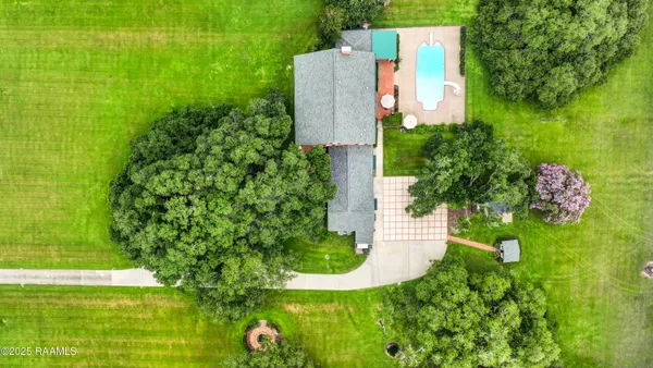 $749,000 | 6302 Old Jeanerette Road, New Iberia, LA 70563