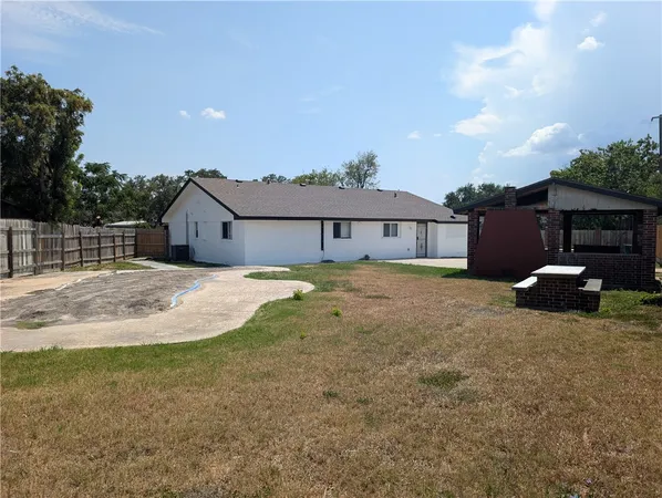 $2,300 | 5201 Hitching Post Lane, Corpus Christi, TX 78415