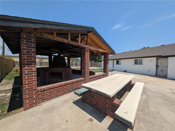 $2,300 | 5201 Hitching Post Lane, Corpus Christi, TX 78415