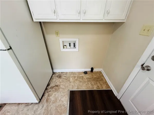 a view of utility room