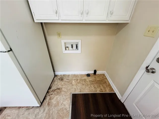 a view of utility room