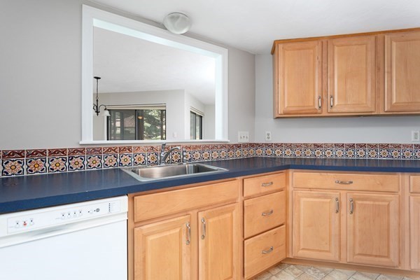 281 Trailside Way, Unit 281 Ashland, MA 01721 - Photo 4 of 30