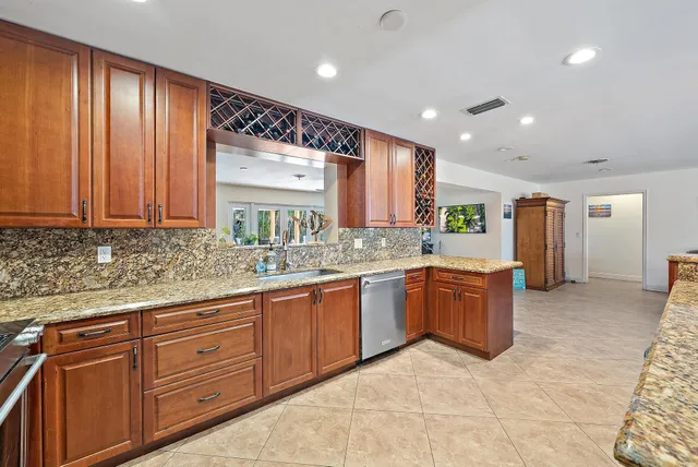 $9,500 | 409 Lighthouse Drive, North Palm Beach, FL 33408