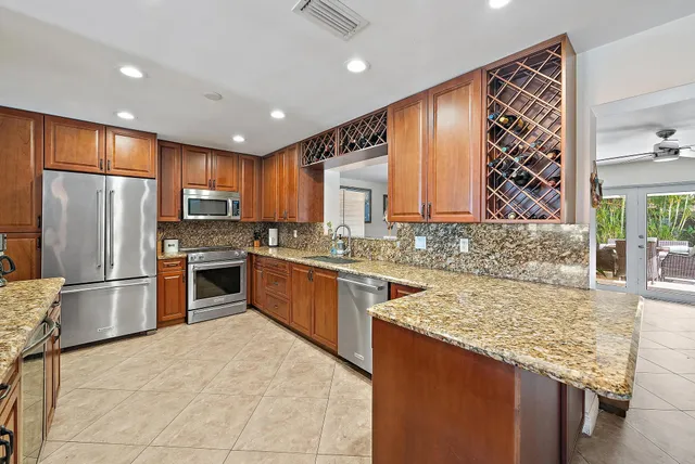 $9,500 | 409 Lighthouse Drive, North Palm Beach, FL 33408