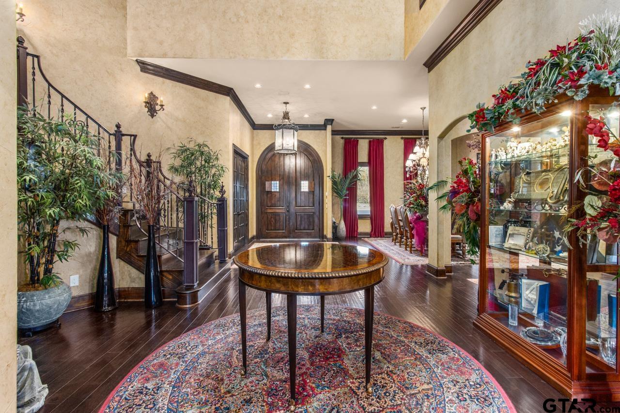 17873 Slack Road Whitehouse, TX 75791 - Photo 22 of 48 a living room with furniture and a wooden floor